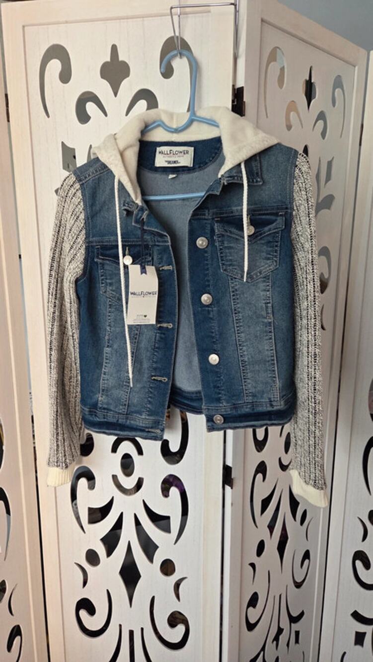 WallFlower Dreamer Denim Jacket Juniors S NWT Hooded Knit Sweater Sleeve Jean